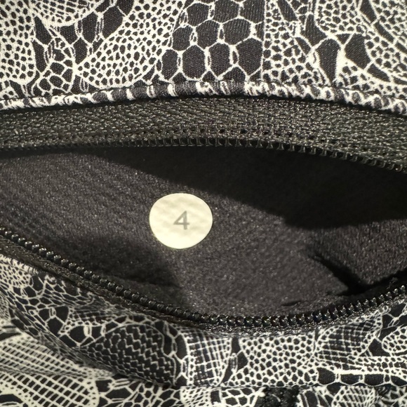 28” Lululemon Speed Wunder Tight Nulux Florence Speed Wunder 50G White Black 4. - Picture 12 of 14